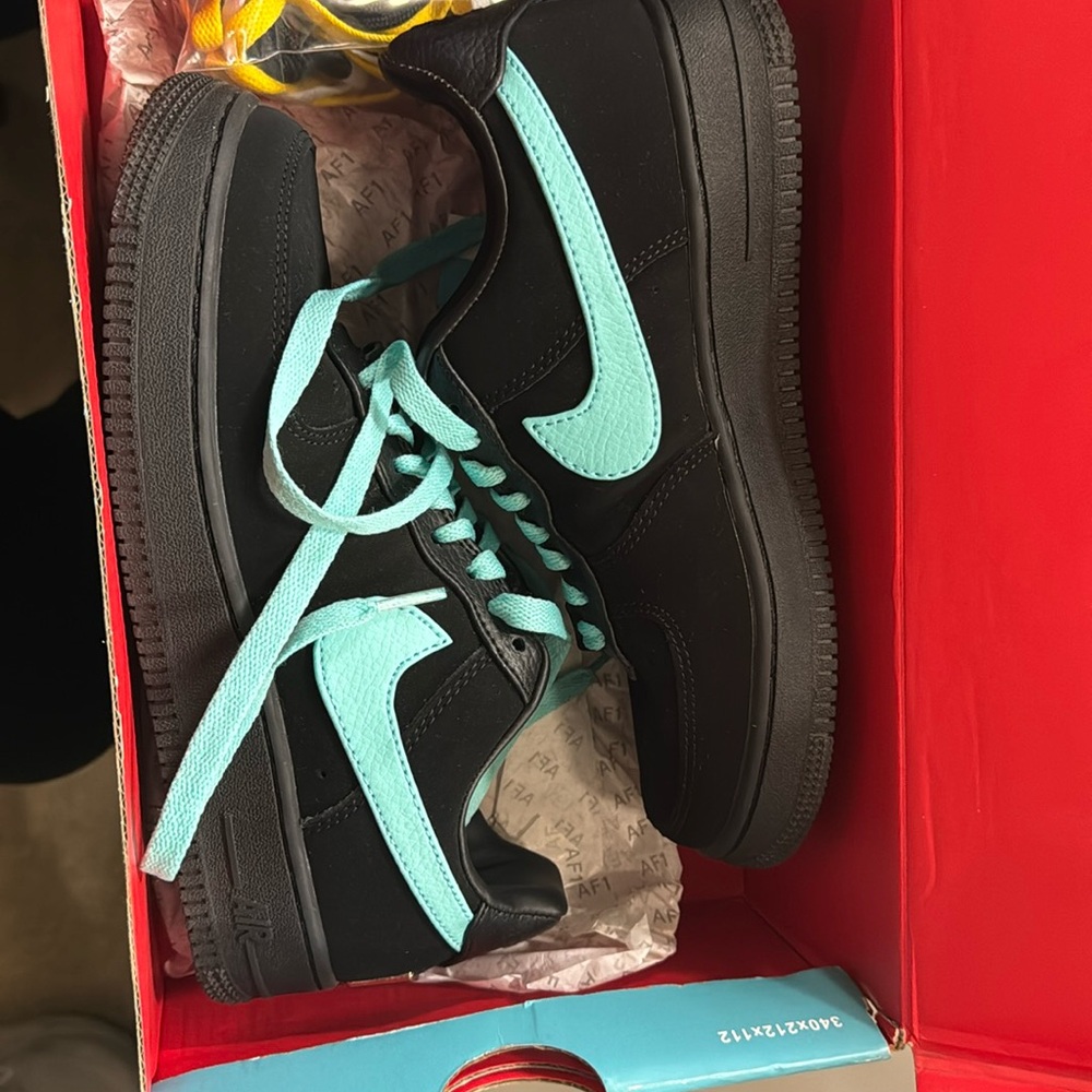 Nike W Air Force 1 ‘07 collaboration with Tiffany.